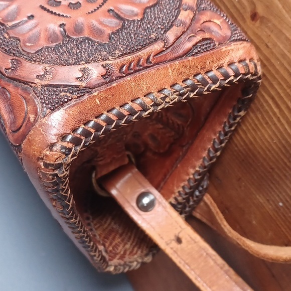 Tooled purse - Picture 7 of 16